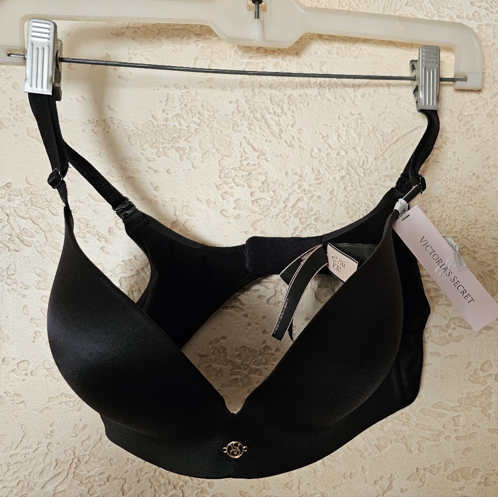 Victoria’s Secret Incredible Push Up Bra in Black Satin, 34B
